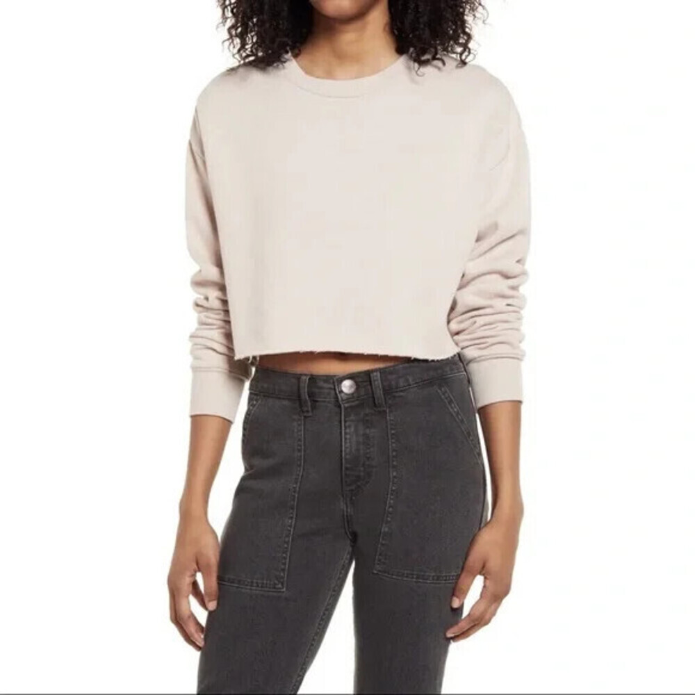 Socialite Women's Crop Fleece Sweatshirt In Sand Size M